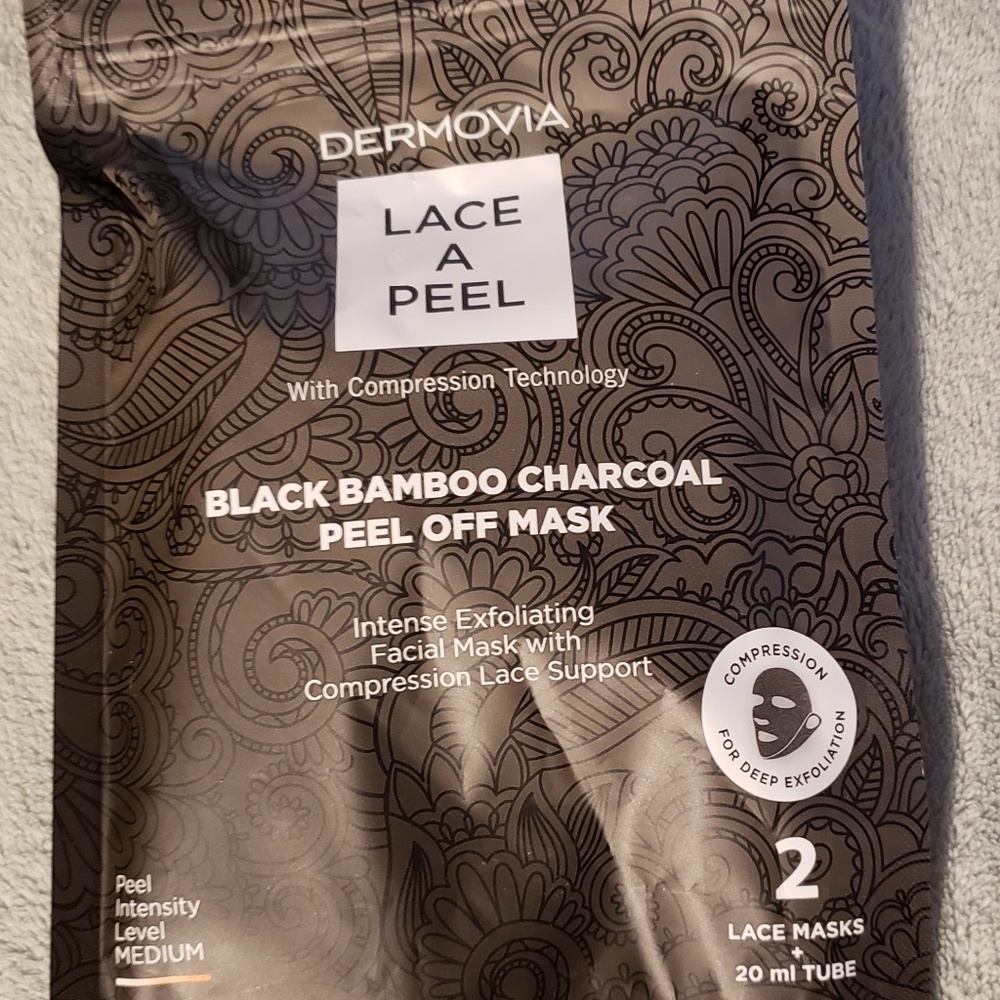 Dermovia lace a peel